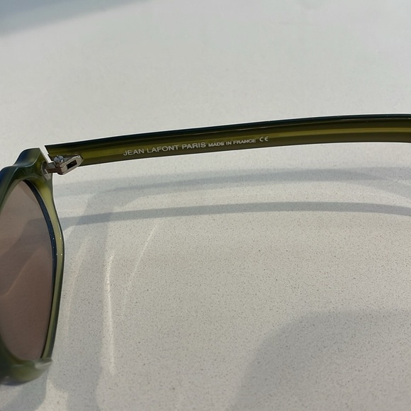 Stylish Black and Green Women's Glasses - Picture 5 of 7